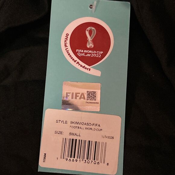 FIFA World Cup Qatar 2022 Official Long Sleeve T-Shirt - Men's Small-Black NEW - Picture 6 of 8